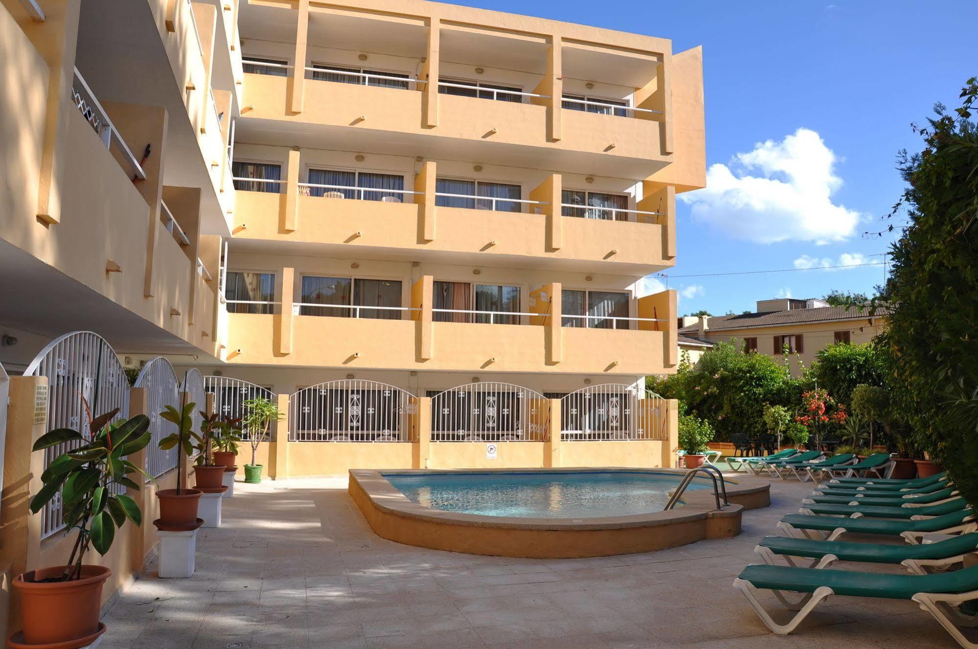 Alper Apartments Mallorca Palmanova Eksteriør bilde